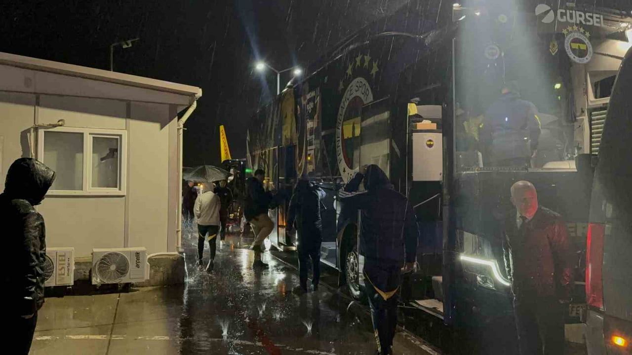 Fenerbahçe Alanya'da Taraftarların Yoğun İlgi Gösterdiği Maç İçin Hazır