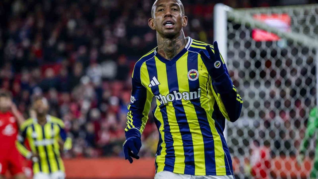 Fenerbahçe, Aston Villa ile Amansız Mücadelede