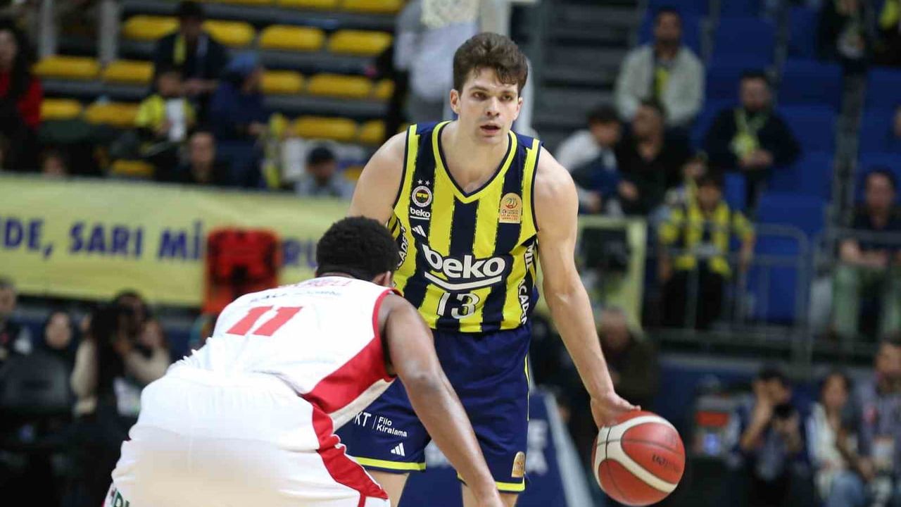 Fenerbahçe Beko, Bahçeşehir Koleji'ni Farklı Geçti