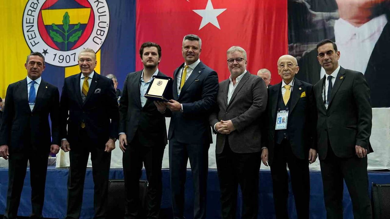 Fenerbahçe'den Ali Şen'e Anlamlı Plaket