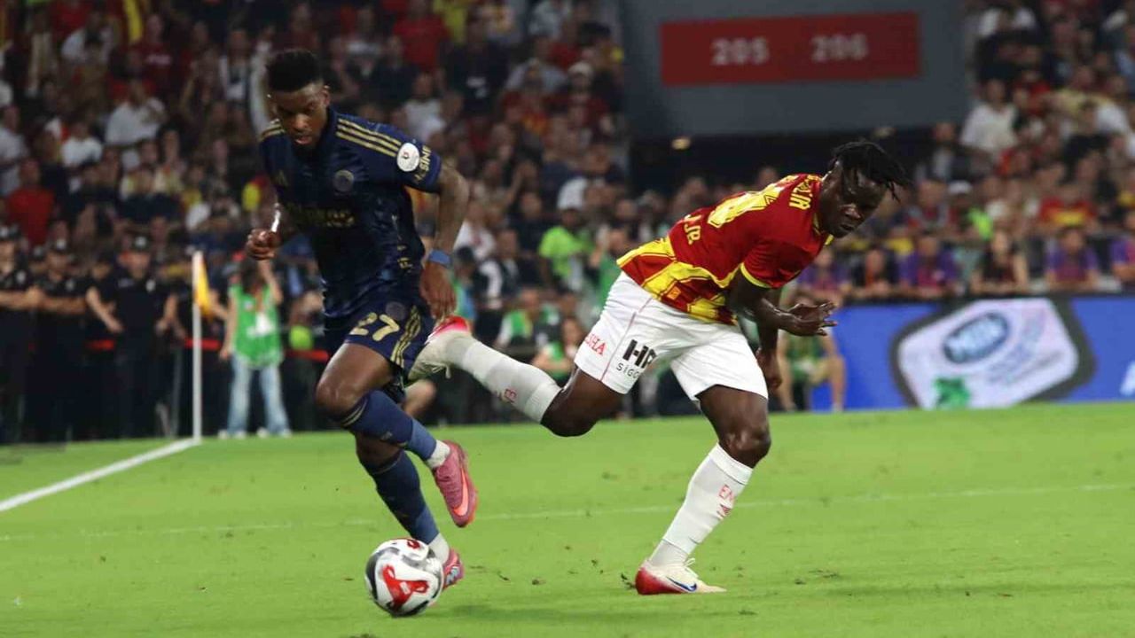 Fenerbahçe, Göztepe ile Zorlu Bir Mücadeleye Çıkıyor