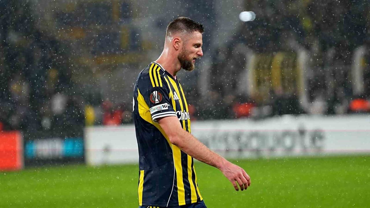Fenerbahçe Kaptanı Milan Skriniar Cezalı Duruma Düştü