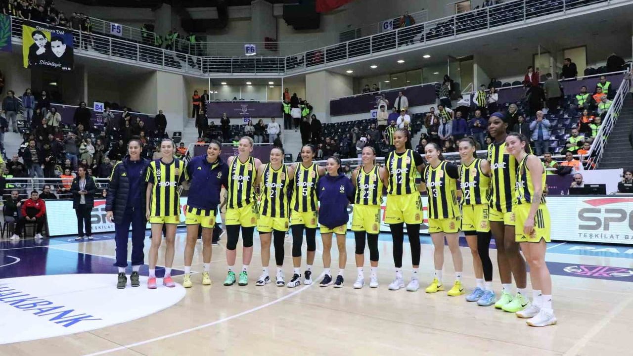 Fenerbahçe Opet, ÇİMSA ÇBK Mersin'i Mağlup Etti