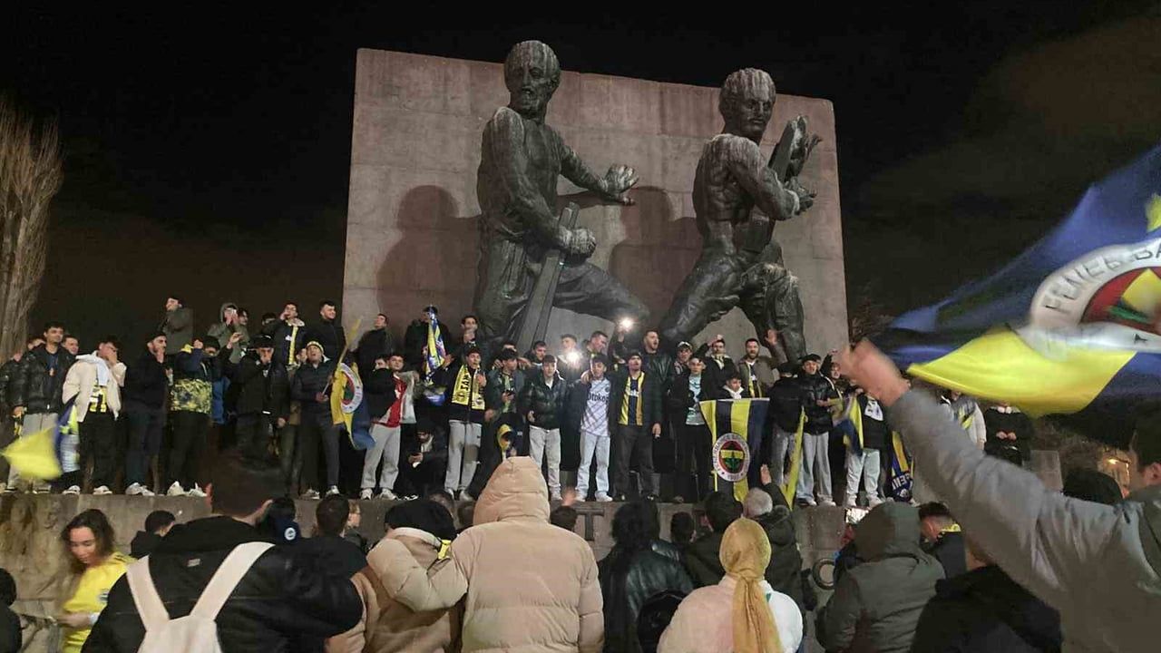 Fenerbahçe Süper Kupa Şampiyonluğunu Coşkuyla Kutladı