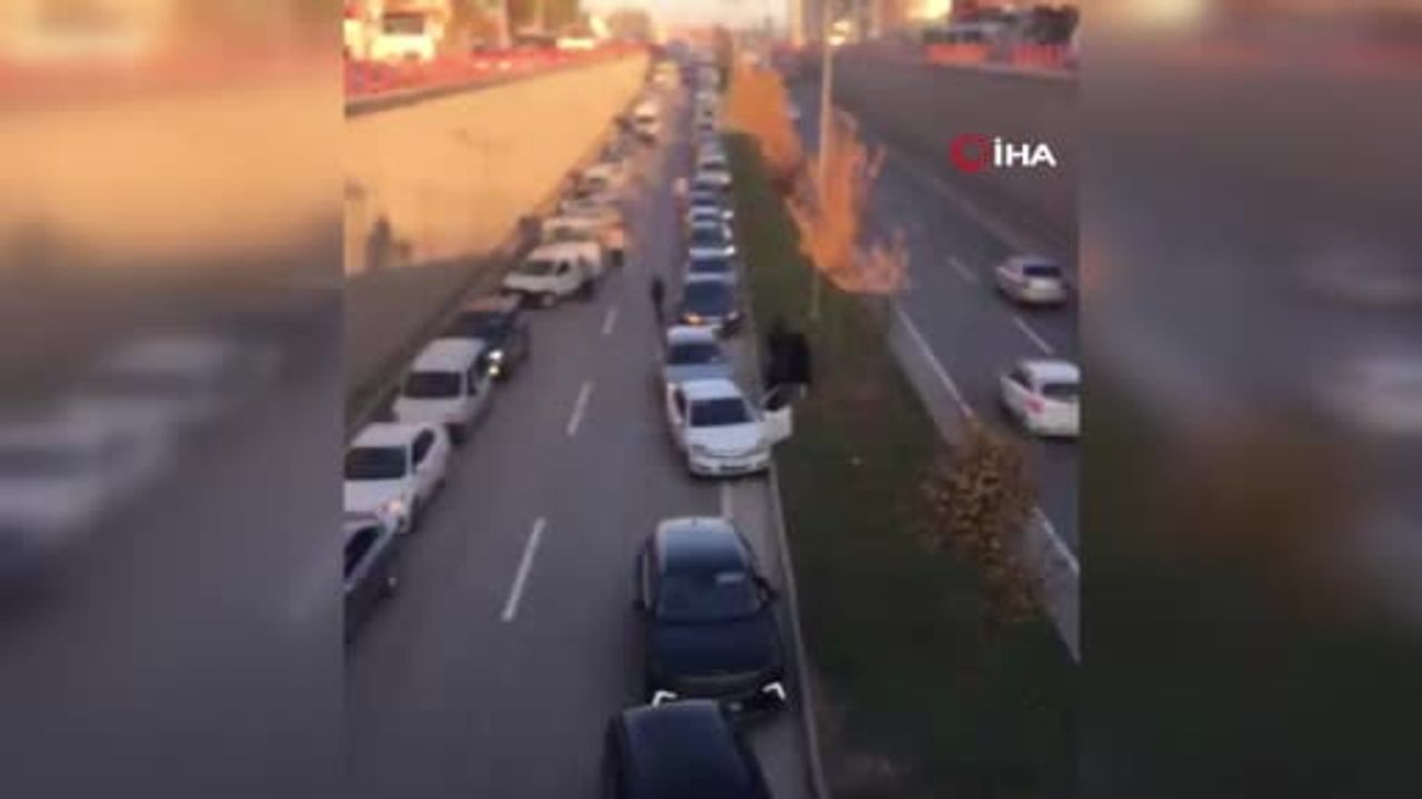 Fermuar Sistemiyle Ambulansa Yol Verildi