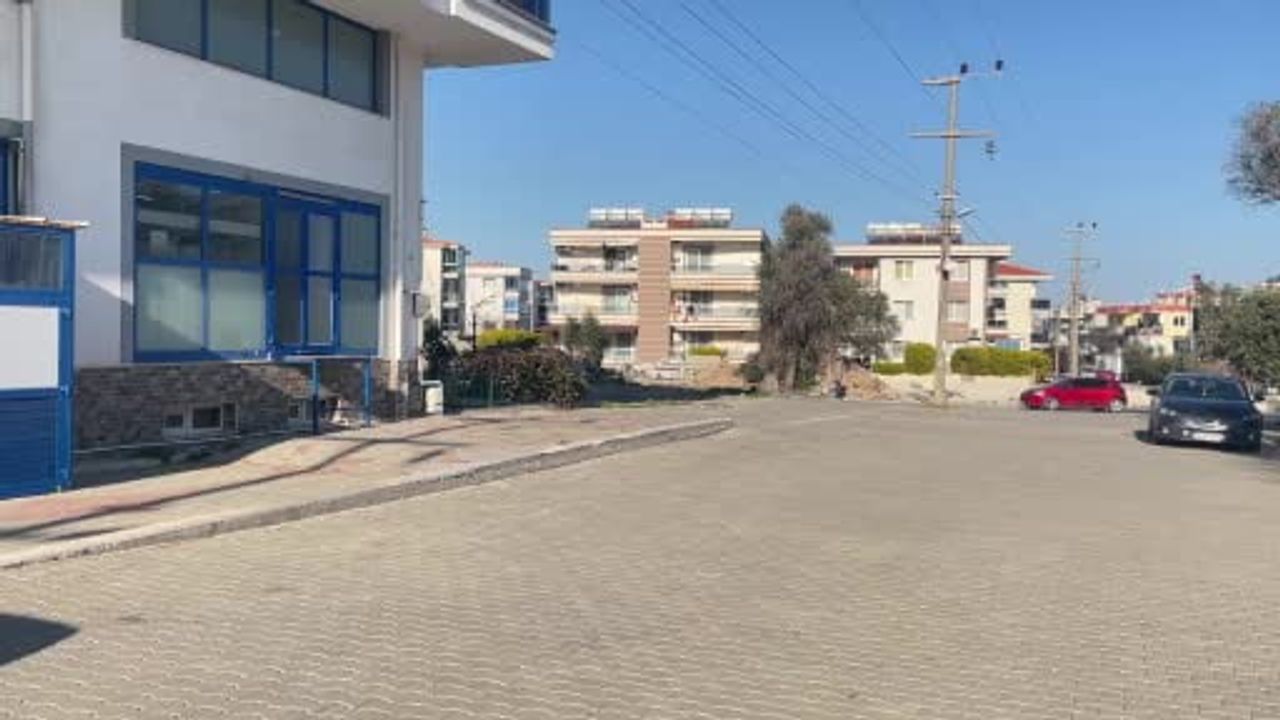 Foça'da Altyapı Çalışmaları Mahalleyi İkiye Böldü