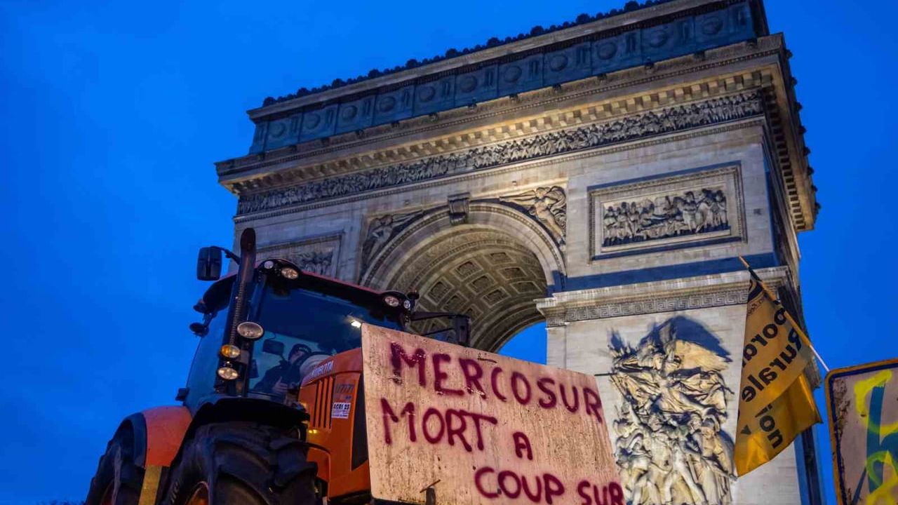 Fransız Çiftçilerin Paris Protestosu: AB-Mercosur Anlaşmasına Tepki