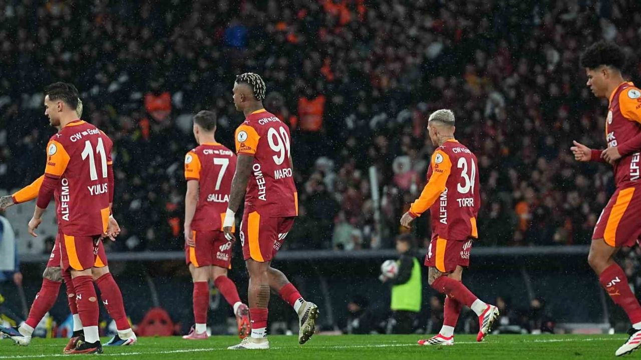Galatasaray, Fenerbahçe'ye Süper Kupa Finalinde Yenildi