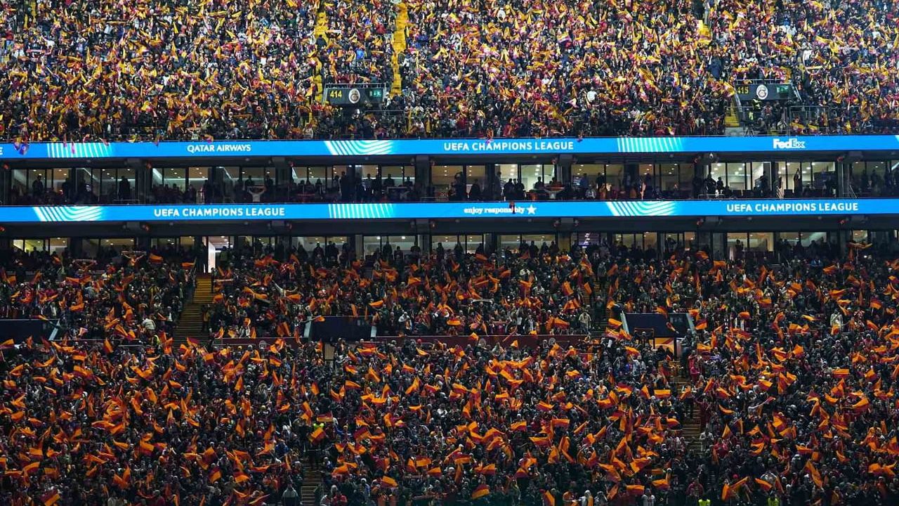 Galatasaray'ın UEFA Şampiyonlar Ligi Maçı Devam Ediyor