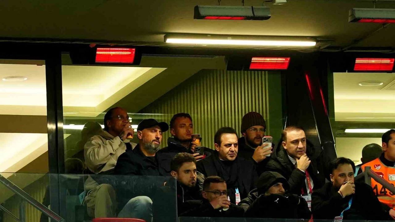 Galatasaray'ın Yeni Transferi Noa Lang Tribünde