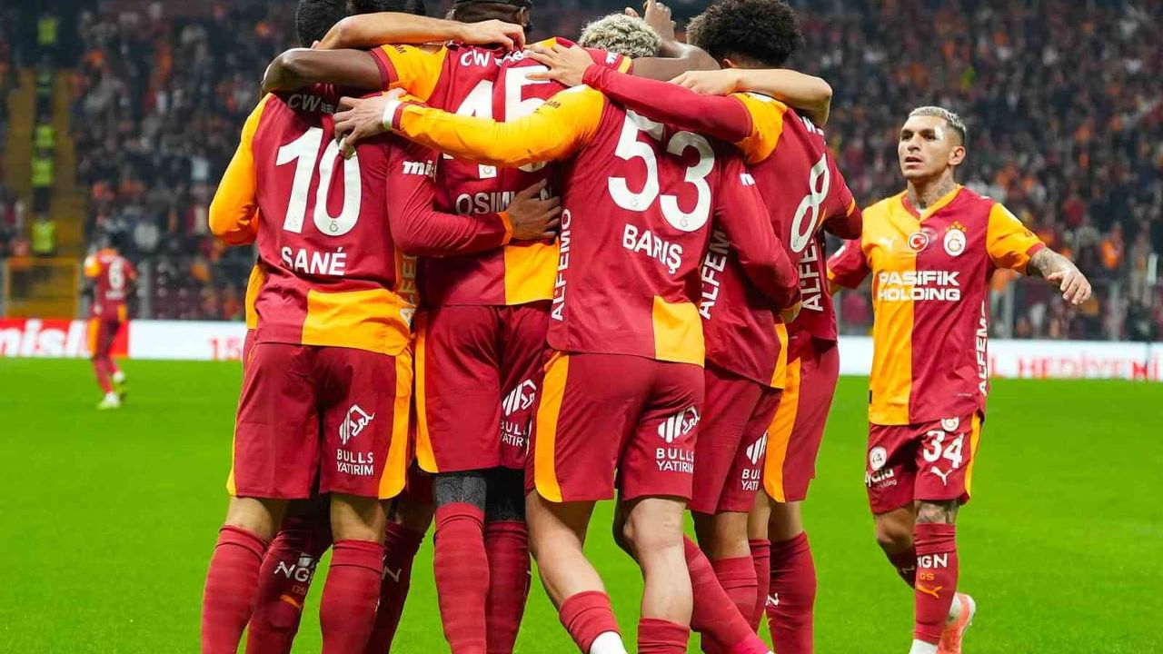 Galatasaray Ocak Ayında Dört Kulvarda Mücadele Edecek