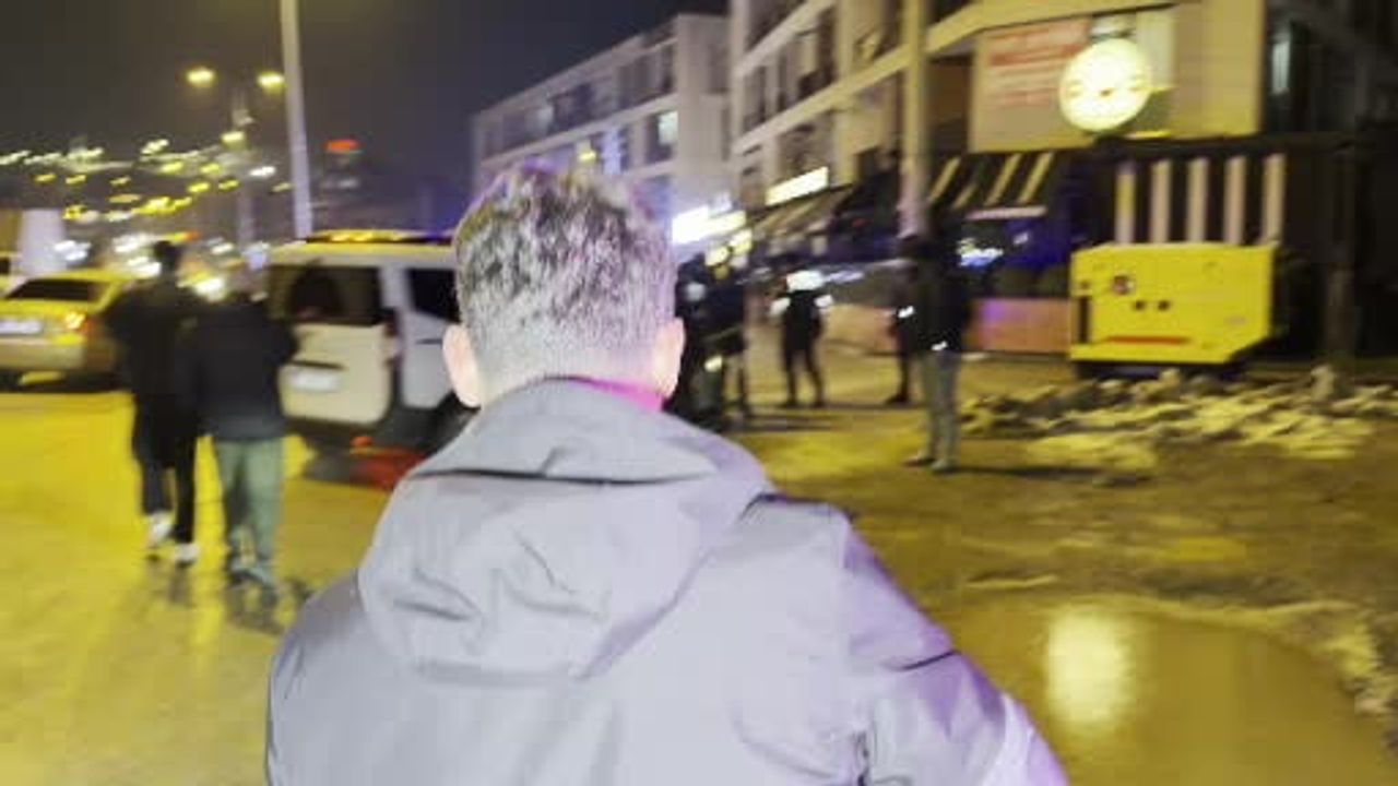 Gazetecilerden Polislere Yeni Yıl Sürprizi