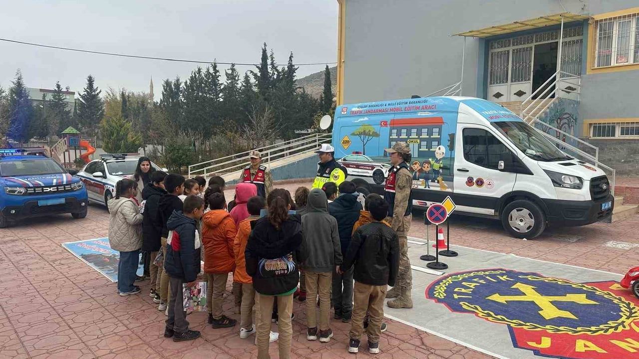 Gaziantep'te 126 Öğrenciye Trafik Güvenliği Eğitimi