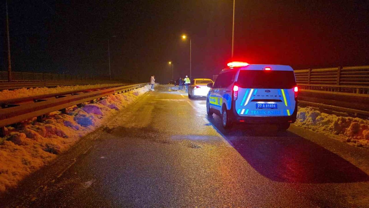 Gaziantep'te Buzlanma Sebebiyle Trafik Kazası