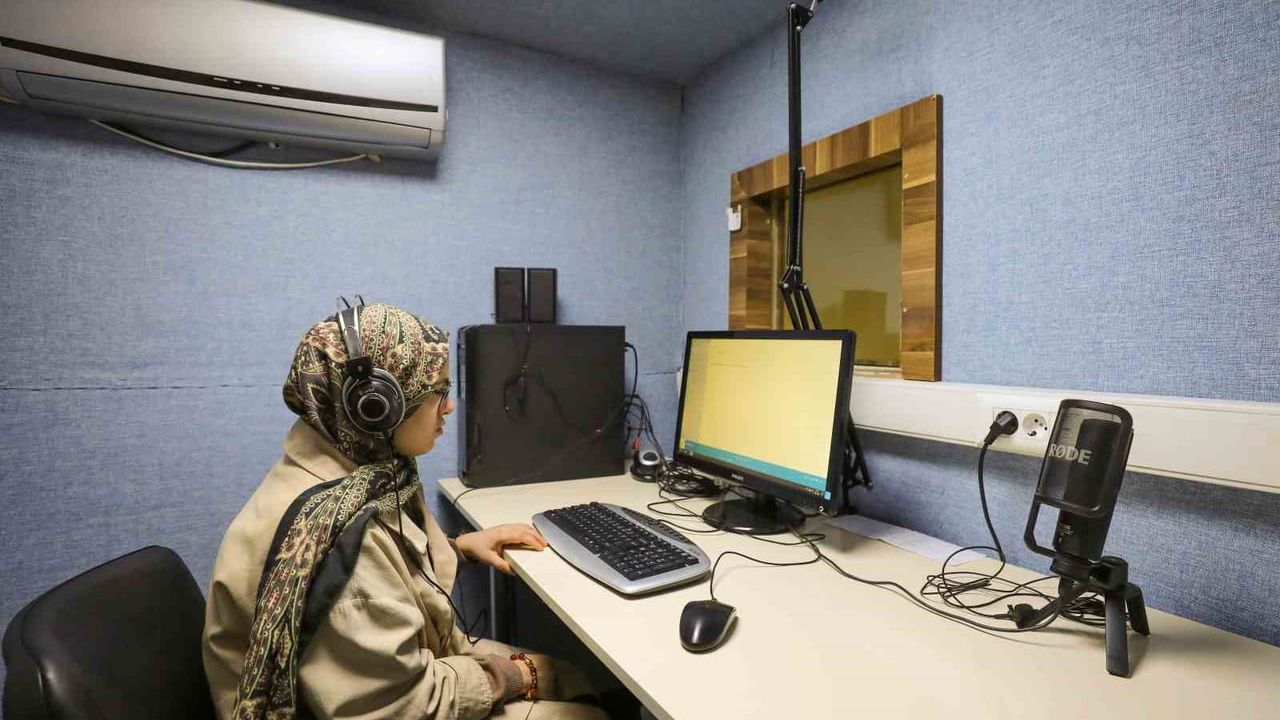 Gaziantep'te Görme Engelli Öğrencilere E-KPSS Eğitimi Desteği