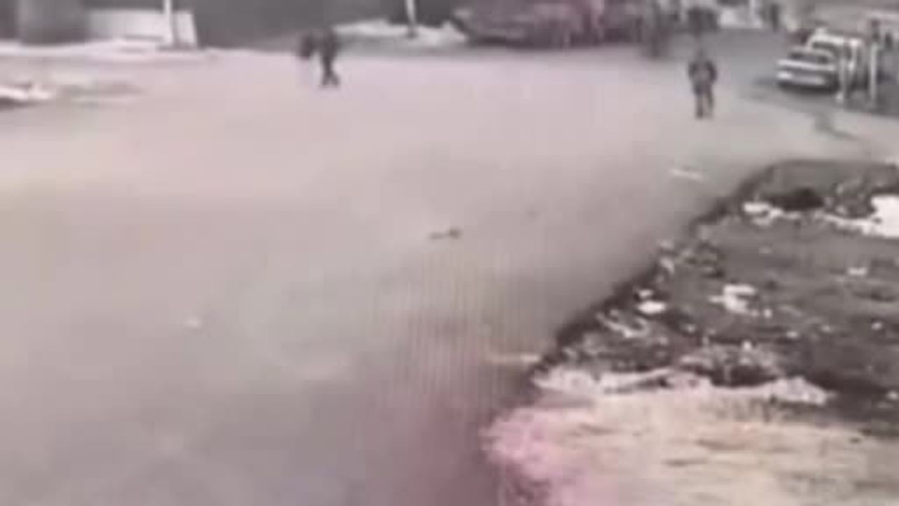 Gaziantep'te İlginç Kaza: Hafif Ticari Araç ve Motosiklet Çarpıştı