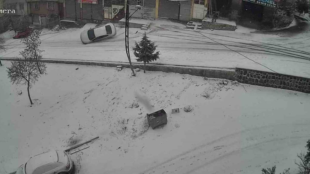 Gaziantep'te Kar Yağışı Sonrası Feci Kaza