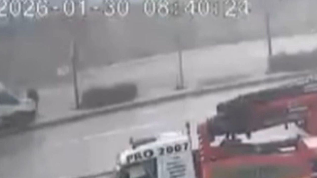 Gaziantep'te Kontrolden Çıkan Servis Aracı Facianın Eşiğinden Döndü