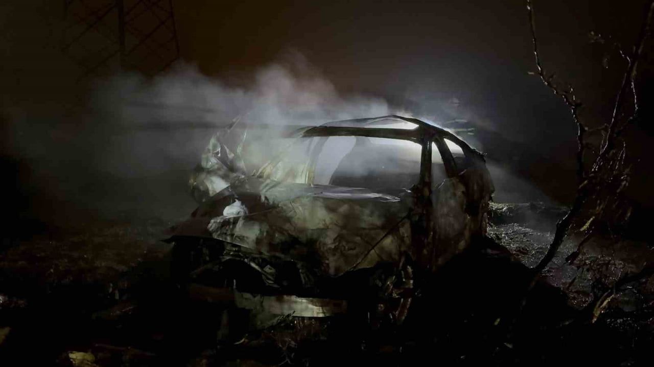 Gaziantep'te Şarampole Uçan Araç Alev Alev Yandı