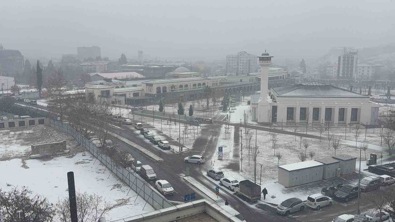 Gaziantep'te Yoğun Kar Yağışı Başladı