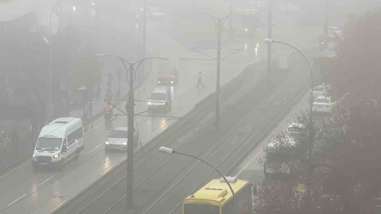 Gaziantep'te Yoğun Sis Ulaşımı Etkiliyor