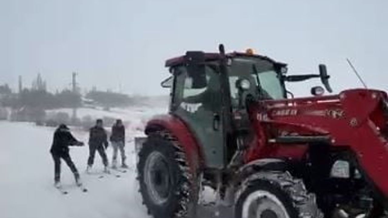 Gençlerin Kar Eğlencesi: Soğuk Havanın Keyfi