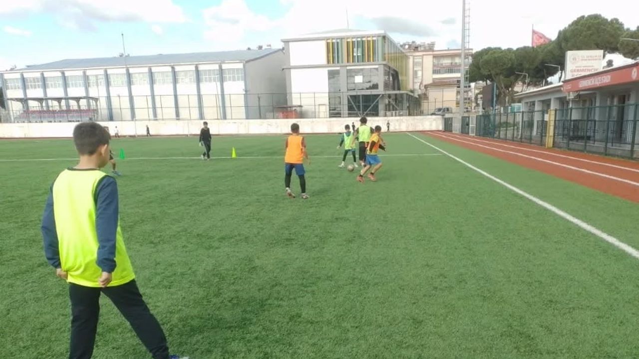 Germencik Belediyesporlu Minikler Ara Tatilde Antrenman Yapmayı Sürdürüyor