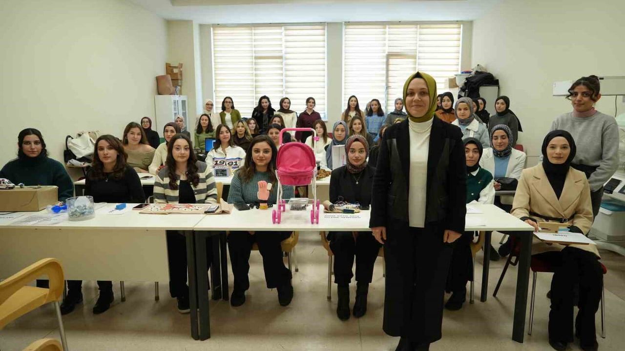 GİBTÜ Öğrencilerinden Görme Engelli Annelere Özel İnovasyon Projeleri