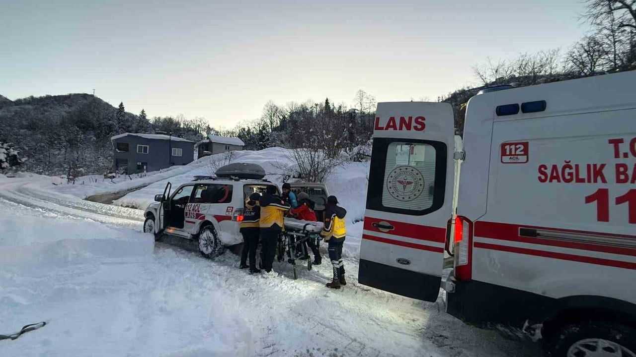 Giresun UMKE, Kar Engeline Rağmen Hastaya Yardım Etti