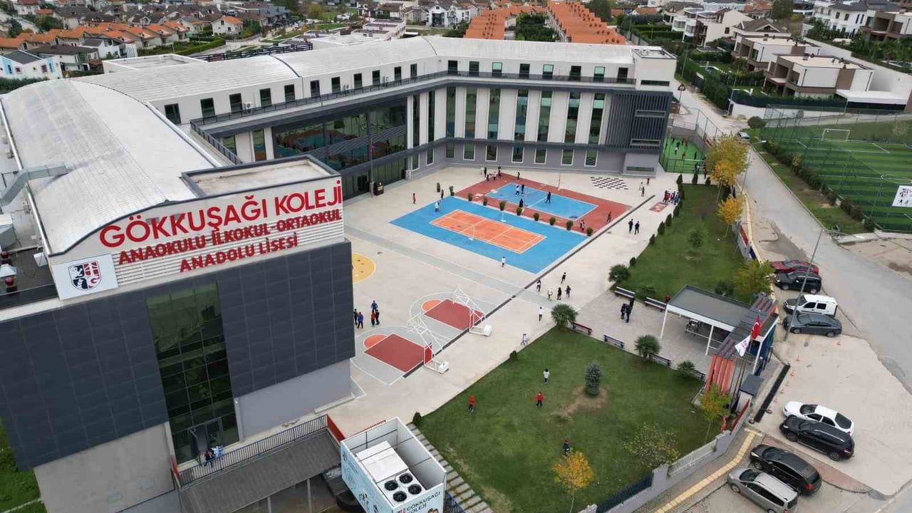 Gökkuşağı Koleji'nde Çifte Gurur: Karneler ve Bursluluk Sınavı Sonuçları Açıklandı
