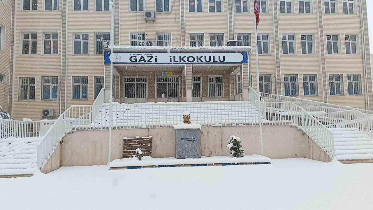 Gölbaşı'nda Eğitime Kar Engeli: Bir Gün Ara Verildi