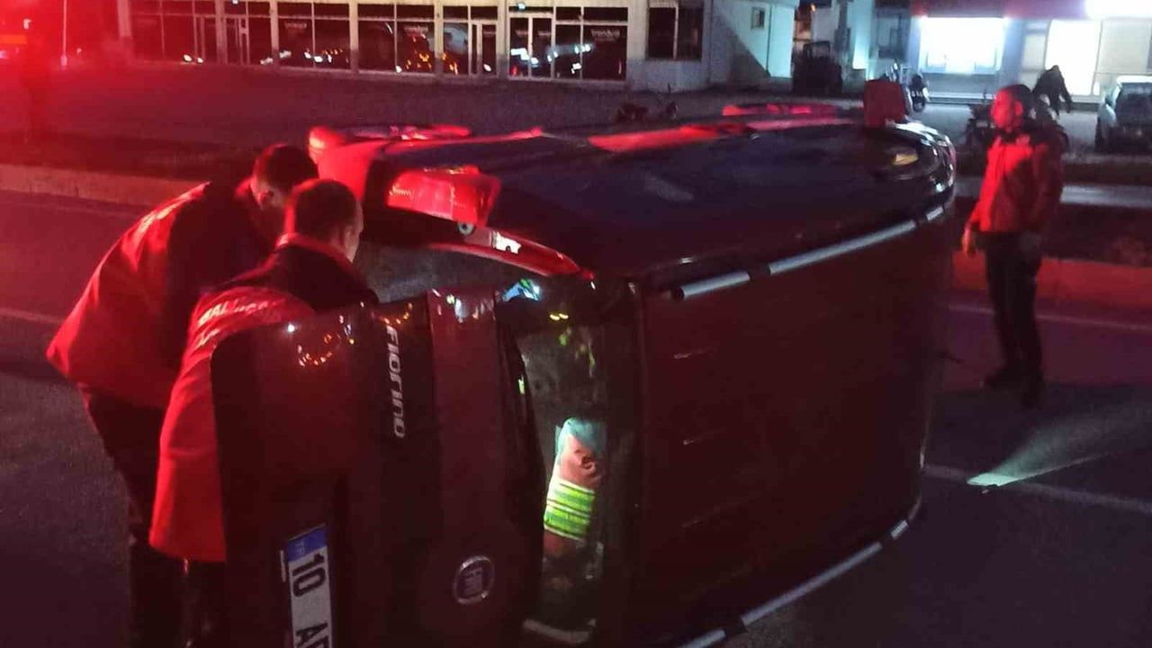 Gömeç'te Ticari Araç Devrildi: 1 Yaralı