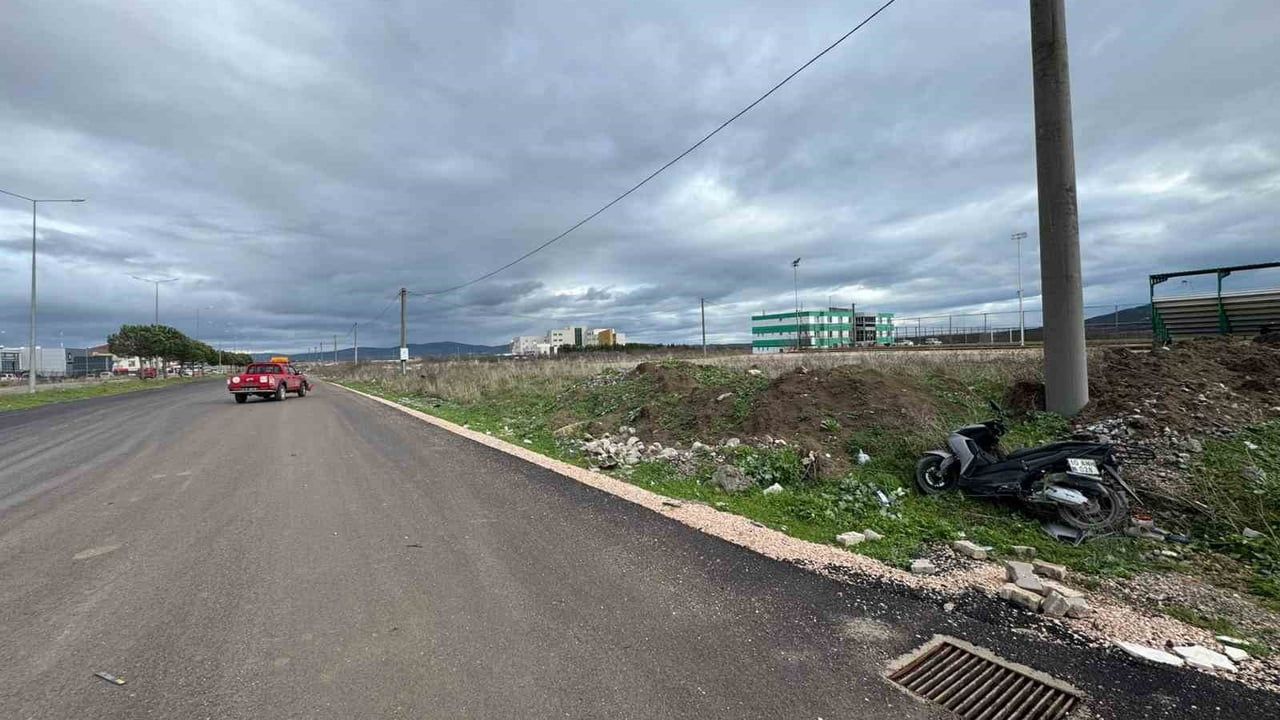 Gönen'de Kamyonet-Motosiklet Çarpışması: 1 Yaralı