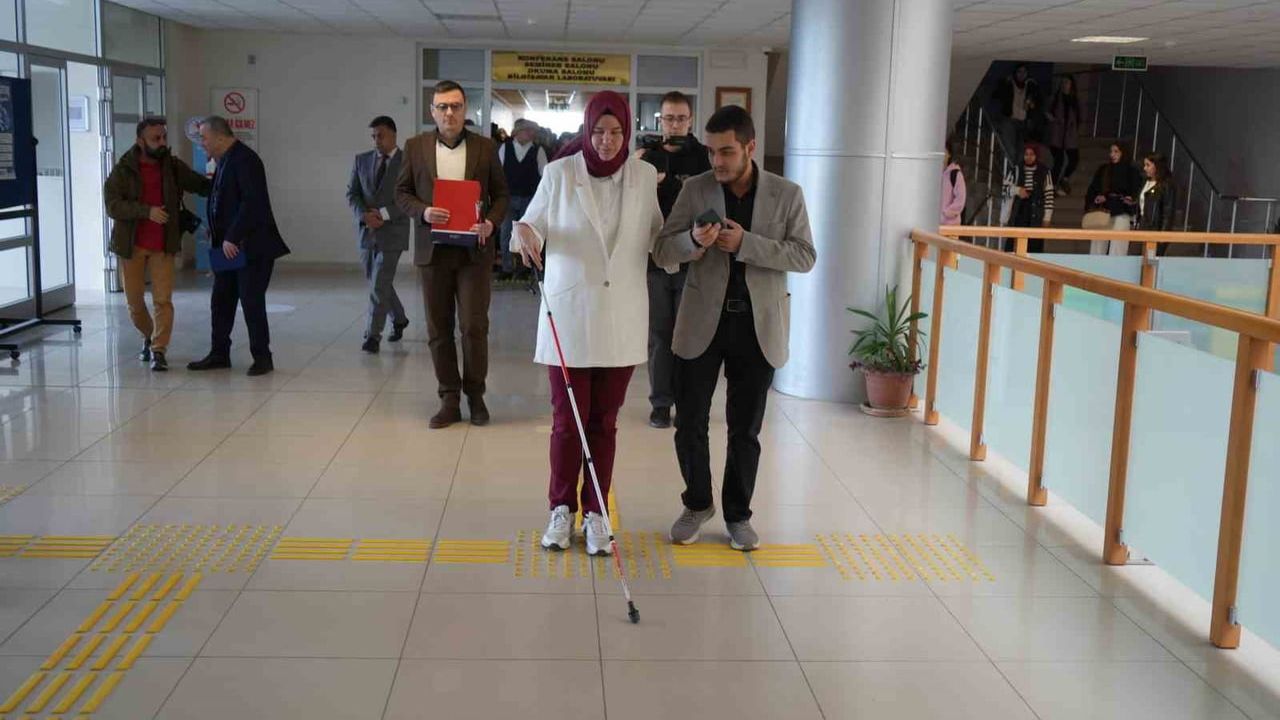 Görme Engelli Öğrencinin İlk Bağımsız Kantin Ziyareti