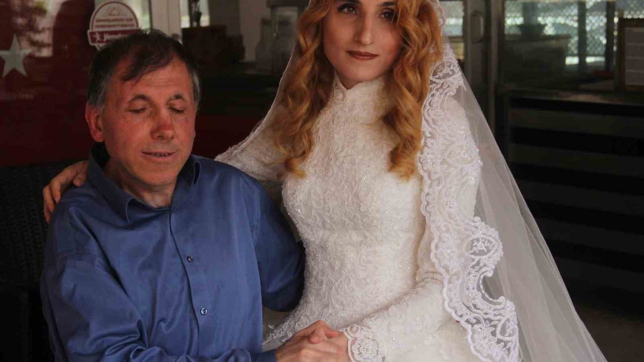 Görme Engelli Öğretmen Çift Belediye Otobüsüyle Çarpıştı