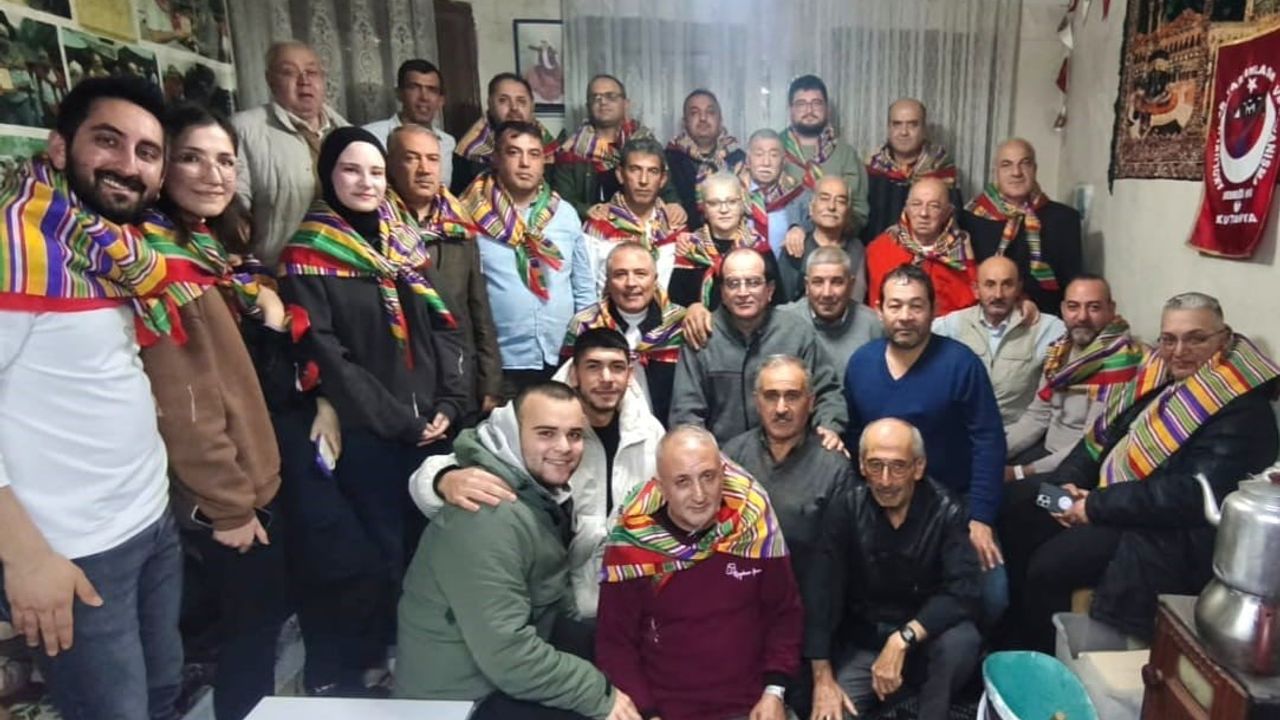 Görme Engelli Sanatçıdan İlginç Performans