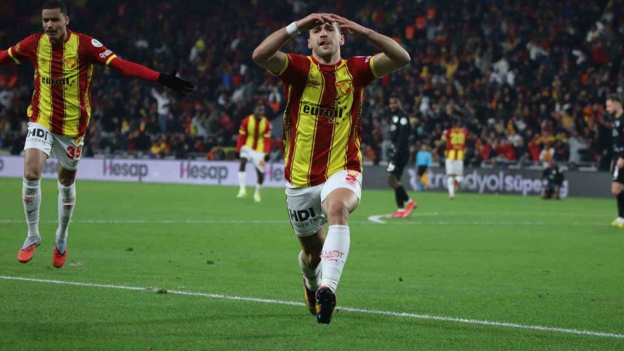 Göztepe, Çaykur Rizespor'u 3-1 Mağlup Etti
