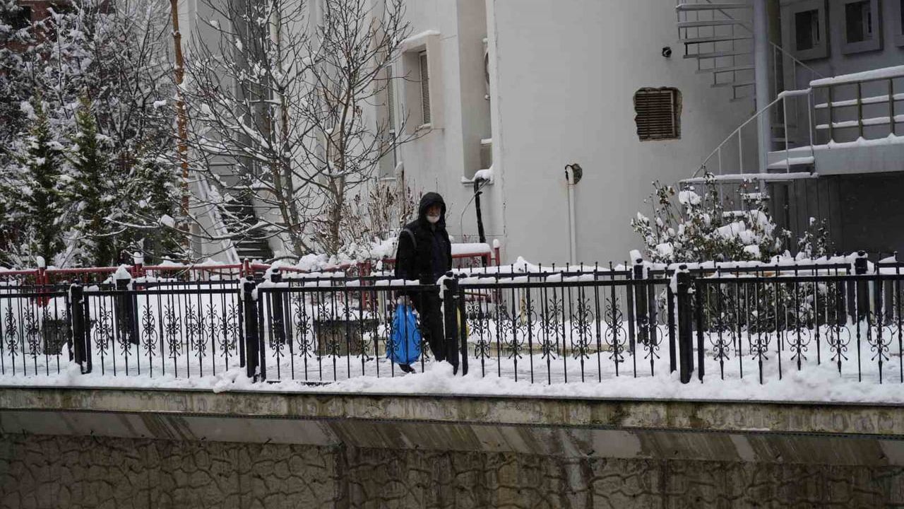 Gümüşhane'de Kar Kalınlığı 30 Santimetreye Ulaştı