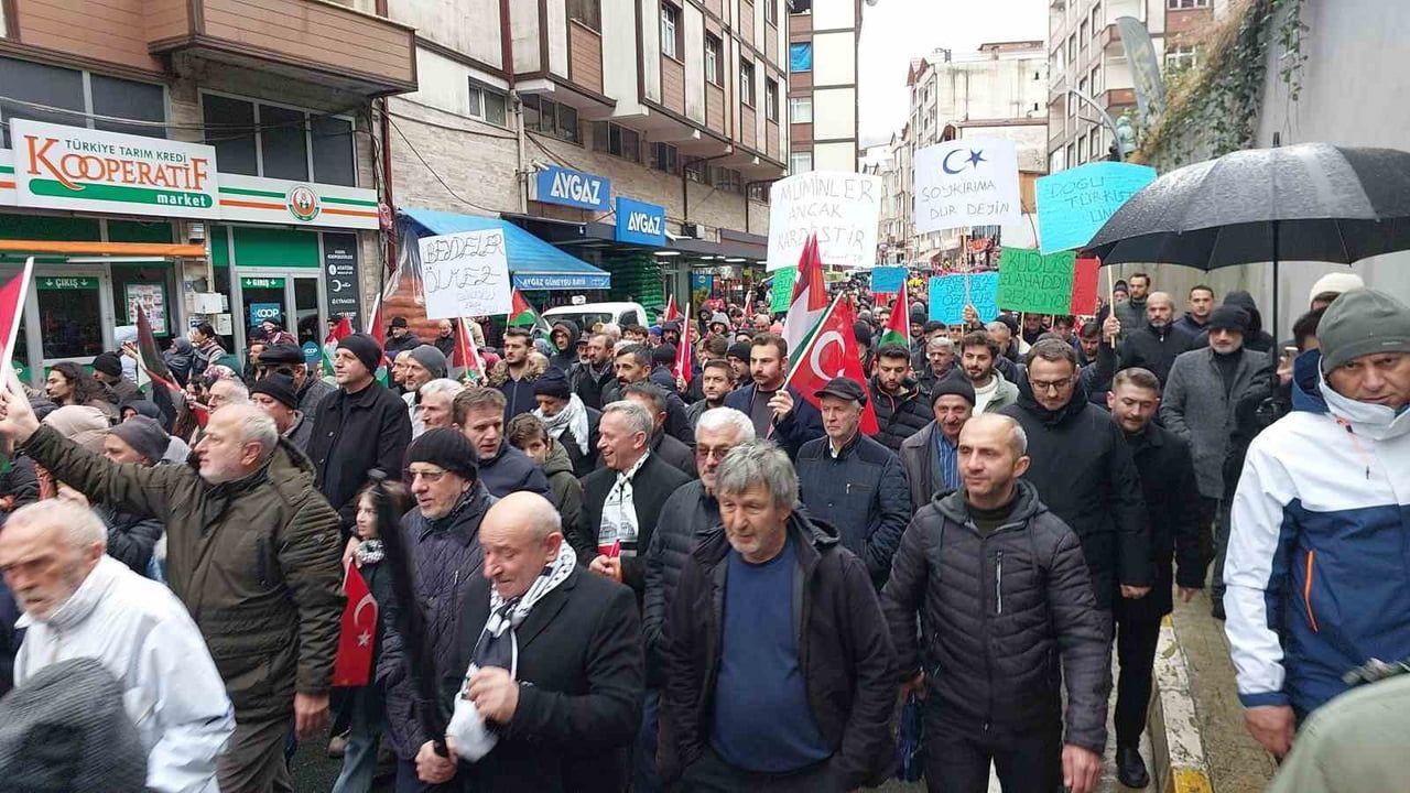 Güneysu'dan Galata'ya Filistin İçin Yürüyüş