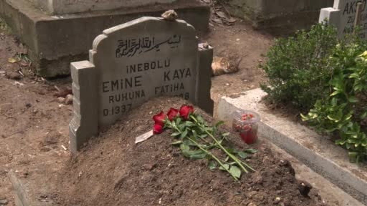 Güngören'de Atlas Çağlayan için Mezarlıktaki Anma Töreni