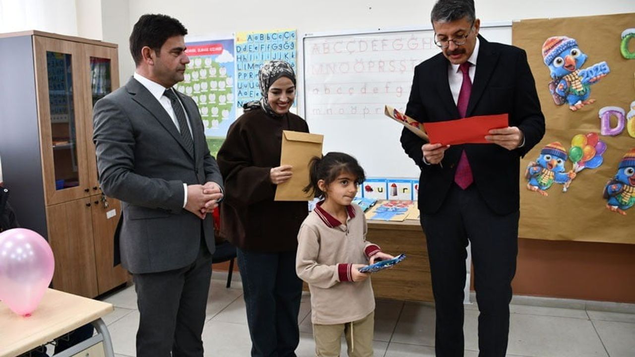 Hakkari'de 70 Bin Öğrenci Yarıyıl Tatiline Girdi
