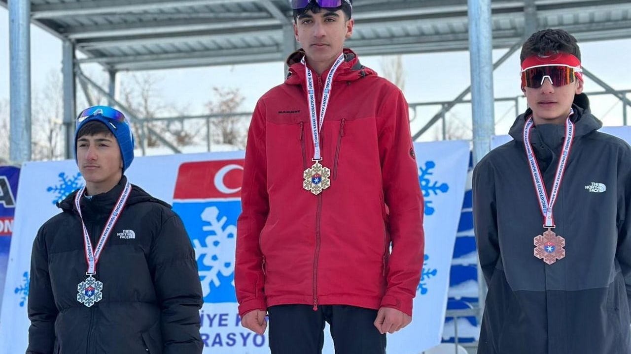 Hakkari Sporcuları Erzurum'da 22 Madalya Kazandı