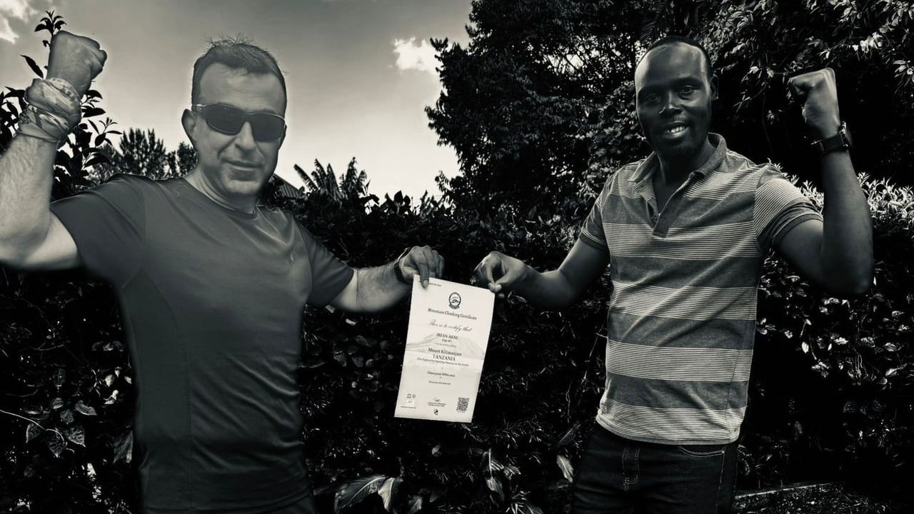 Hakkarili Dağcı Kilimanjaro Zirvesini Fethetti