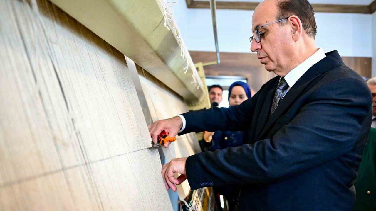 Halı Dokuma Kursu Töreni: Başkan Geçit Geleneksel Kültürü Yaşatıyor