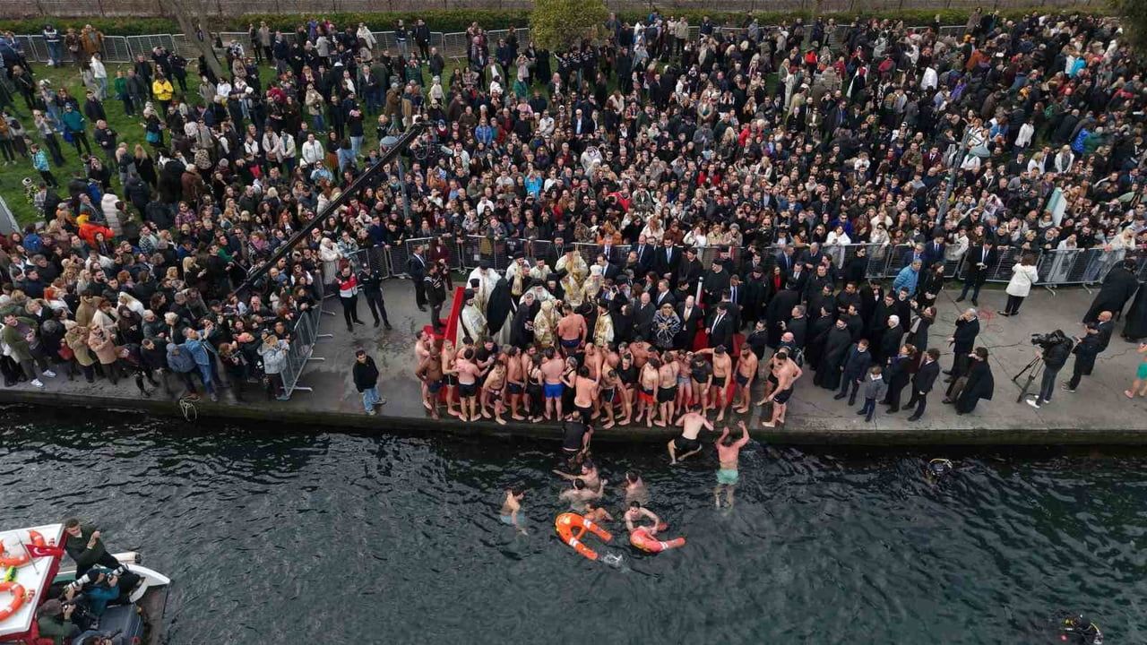 Haliç'te Denizden Haç Çıkarma Töreni Düzenlendi