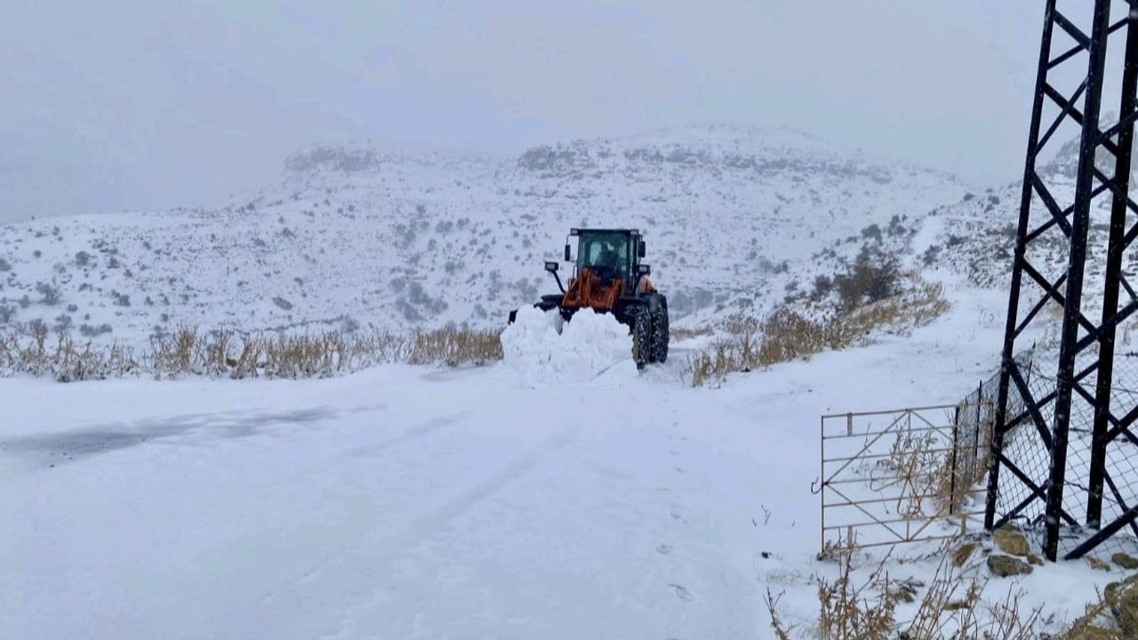 Hasankeyf’te Köy Yolu Tekrar Ulaşıma Açıldı