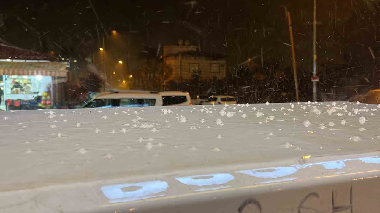 Hatay'da Dolu Yağışı Etkili Oldu