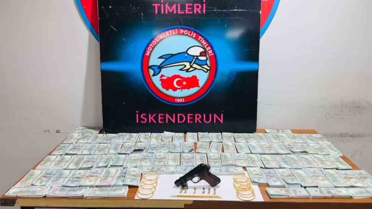 Hatay'da Durdurulan Araçta Sahte 1 Milyon Dolar Ele Geçirildi