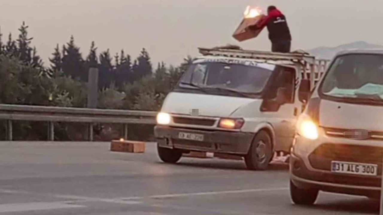 Hatay'da Kamyonette Yangın: Sürücünün Müdahalesi Yangını Söndürdü