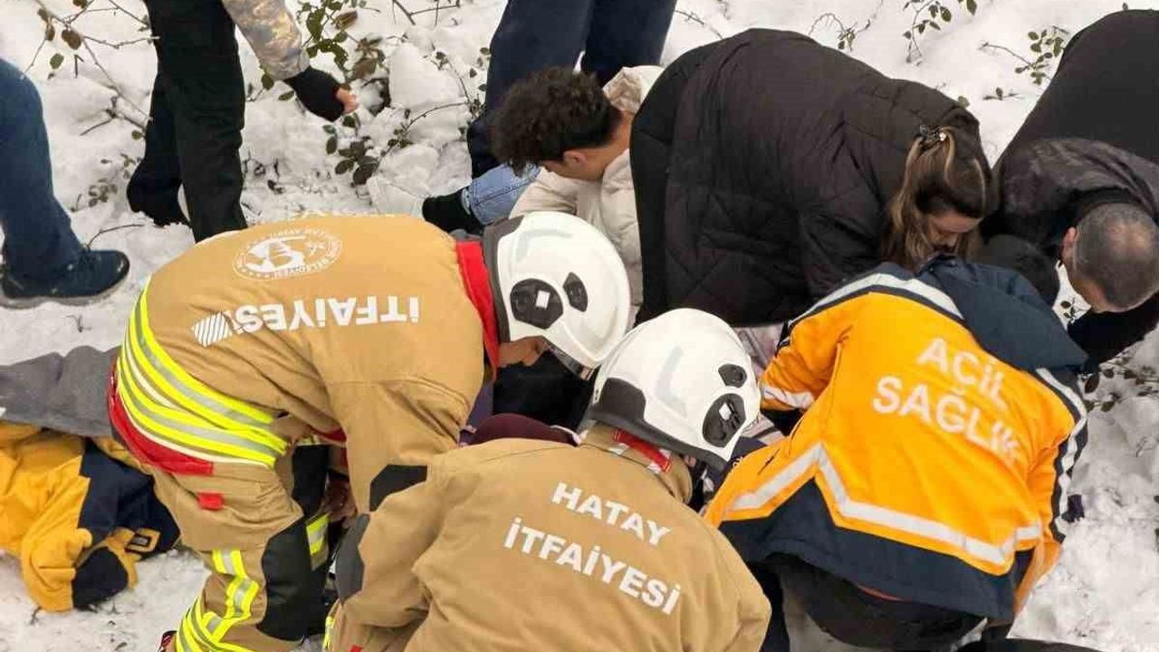 Hatay'da Kaygan Yolda Kaza: 5 Kişi Yaralandı
